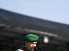 Dirbinjianbang Akmil Pimpin Upacara Bendera Minggu Kedua di Lapangan Sapta Marga