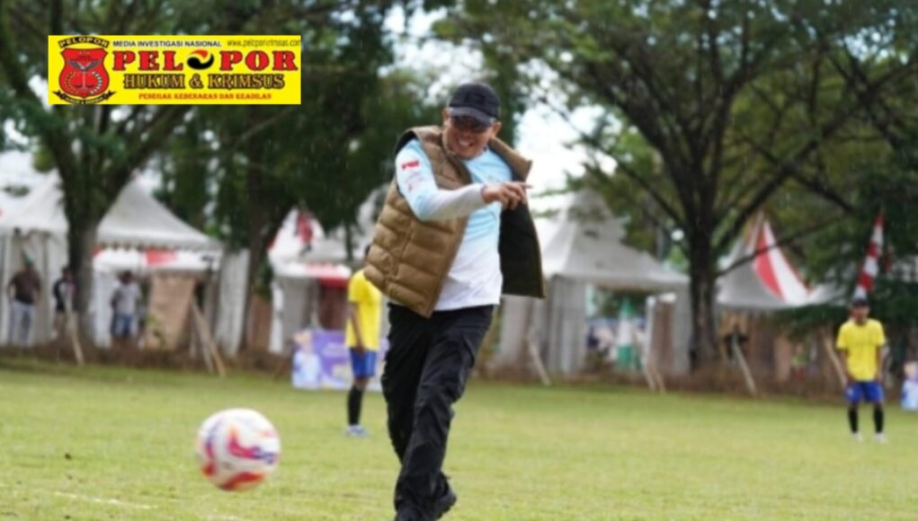 Meriah! Andi Rudi Latif Resmi Buka Turnamen Sepakbola Piala Bupati 2026 di Pagatan