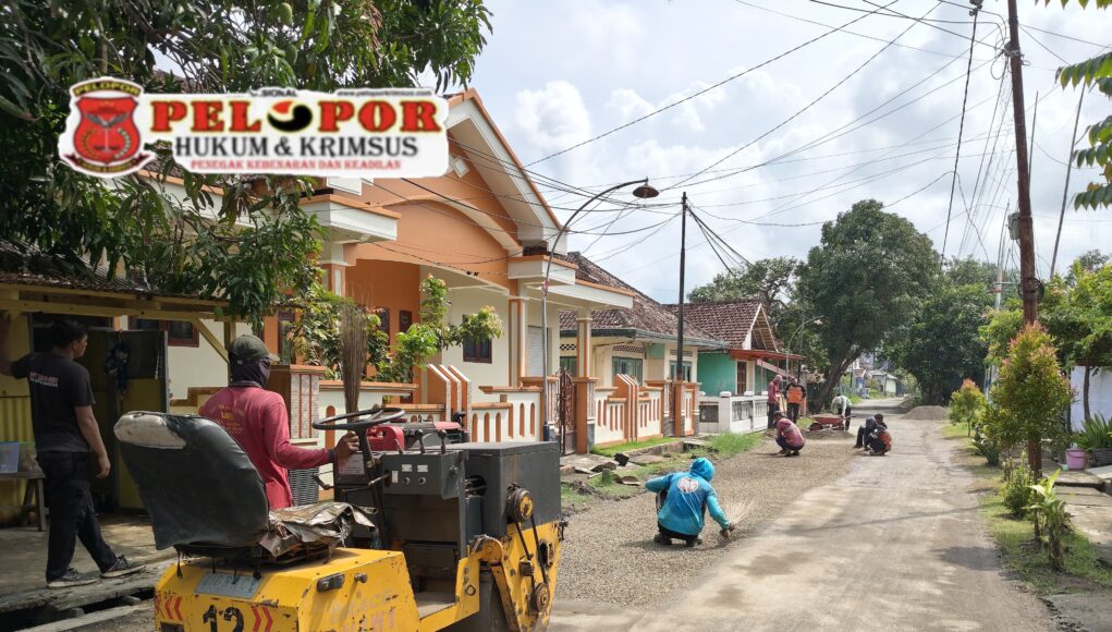UPT PJJ dan SDA Wilayah Bawean Gencar Laksanakan Perbaikan Jalan Raya.