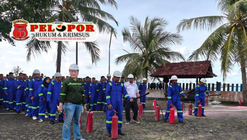 150 Peserta Diklat Pemberdayaan Masyarakat (DPM) Angkatan 3 Poltekpel Surabaya 2026, Sukses Mengikuti Praktik Pemadaman Api dan Survival di Laut.