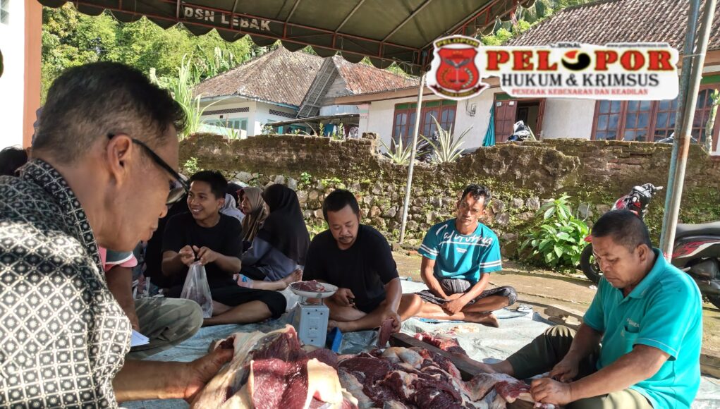 Warga Dusun Lebak Gelar Pemotongan Hewan Kurban, Wujud Kebersamaan di Hari Raya Iduladha 1447 H.