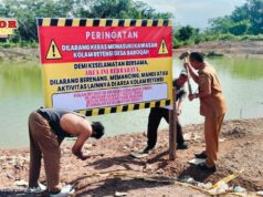 Cegah Tragedi Terulang, Pemdes Barokah Pasang Papan Larangan dan Siapkan Pagar Pengaman di Kolam Retensi Araudah 6