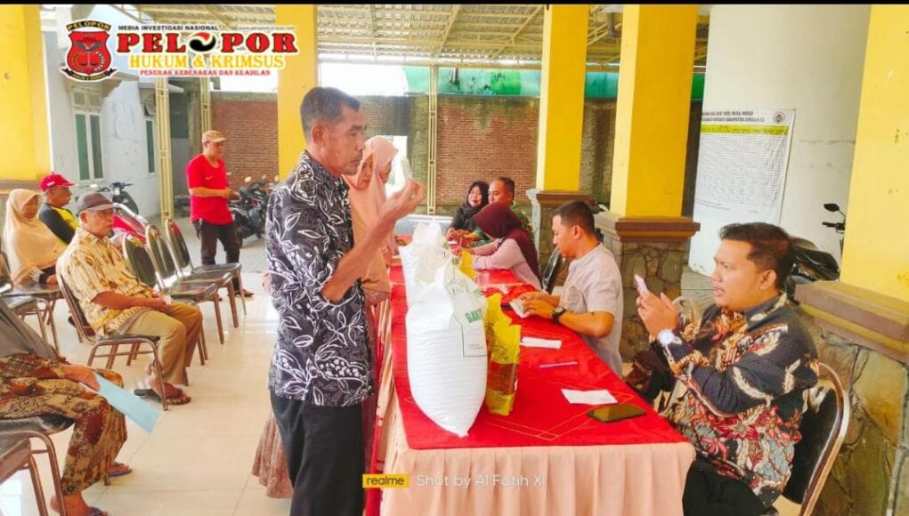 Pembagian Beras Di Desa Jimbaran Wetan Wonoayu Sidoarjo