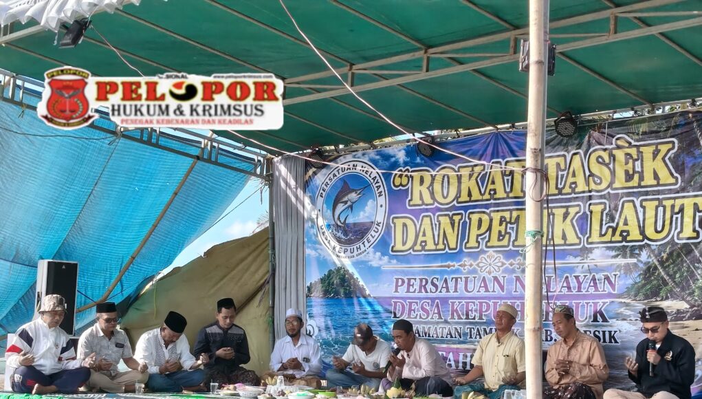 Ungkapan Rasa Syukur, Persatuan Nelayan Kepuhteluk Bawean Gelar Rokat Tasek dan Petik Laut.