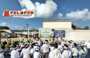 Badut Pesulap Meriahkan MPLS Ramah di SD Muhammadiyah 1 Bawean, Siswa Diajak Rajin Belajar dan Raih Prestasi.