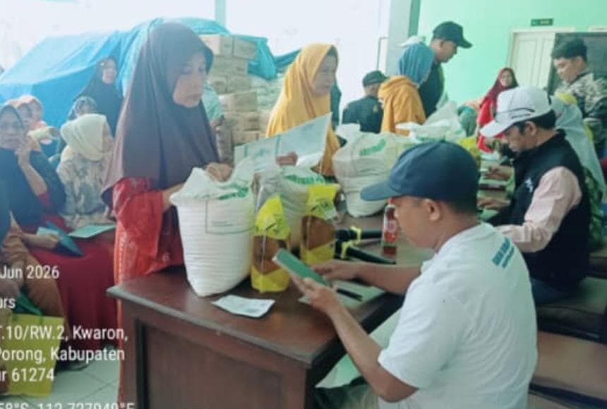 Desa Glagaharum Porong Membagikan Bantuan Beras Secara Gratis Ke Warga Setiap Bulan