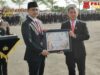 Ketua DPRD Tanah Bumbu Serahkan Piagam Penghargaan kepada Kasat Reserse Narkoba, Apresiasi Perjuangan Memberantas Peredaran Narkotika