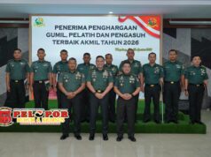 Gubernur Akmil Beri Penghargaankepada Gumil, Pelatih, dan Pengasuh Terbaik