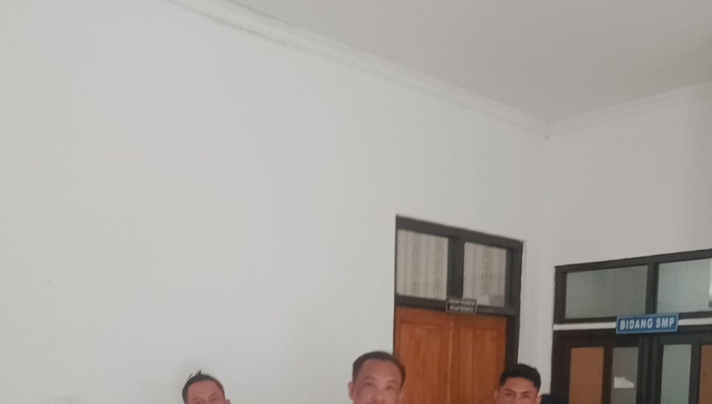 Kepala Bidang SMP Dinas Pendidikan Kab. Cianjur Bungkam Saat di Konfirmasi LSM PASKAL dan Media Pelopor Hukum dan Krimsus, Terkait Yayasan SMP Nurul Hikmah Tak Kantongi Izin Operasi