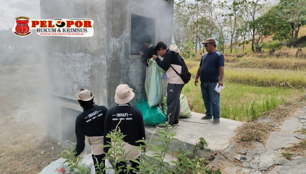 Pemdes Pudakit Barat Gandeng Mahasiswa KKN INHAFI Fungsikan Tempat Pembakaran Sampah.