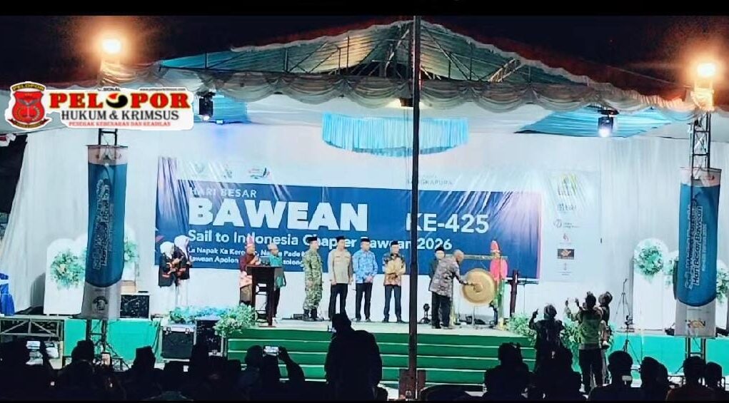 Perayaan Hari Besar Bawean ke-425 Resmi Dibuka dan Ditandai Dengan Pukulan Gong oleh Ir. H.M. Faisyol.