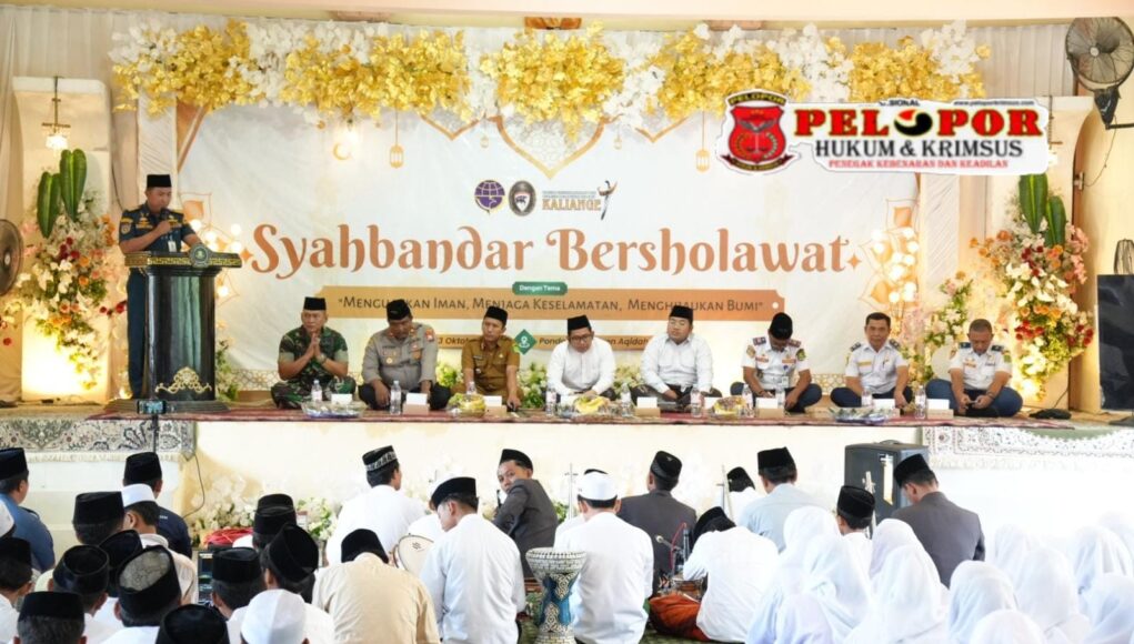 Syahbandar Bersholawat: KSOP Kalianget Edukasi Santri Ponpes Aqidah Usymuni tentang Keselamatan Pelayaran.
