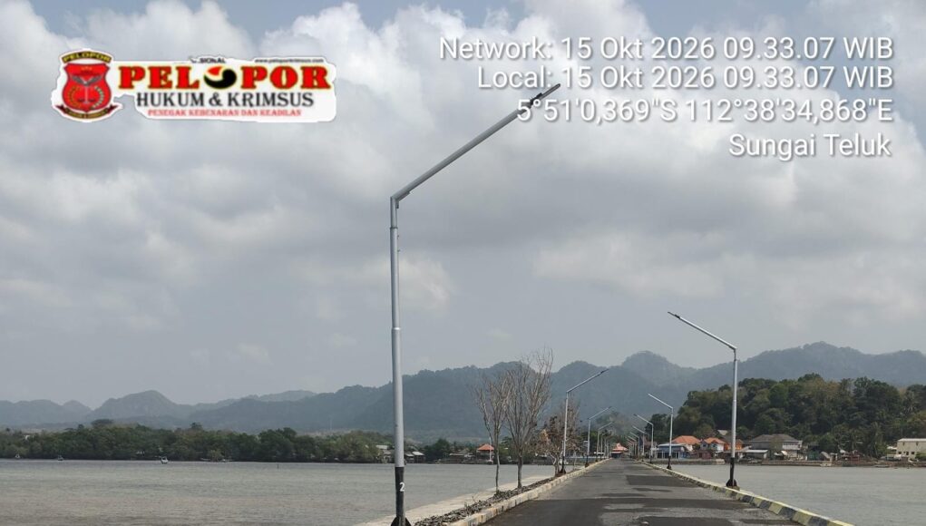 Proyek Pemeliharaan Pelabuhan Bawean Dikerjakan Secepat Kilat dan Terkesan Asal Jadi.