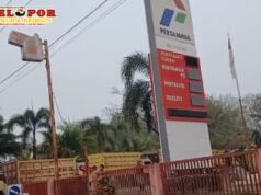 ANTREAN SOLAR MENGULAR HINGGA PICU KEMACETAN, DUGAAN PELANGSIRAN DI SPBU SIMPANG EMPAT DESAK PERTAMINA TURUN TANGAN!